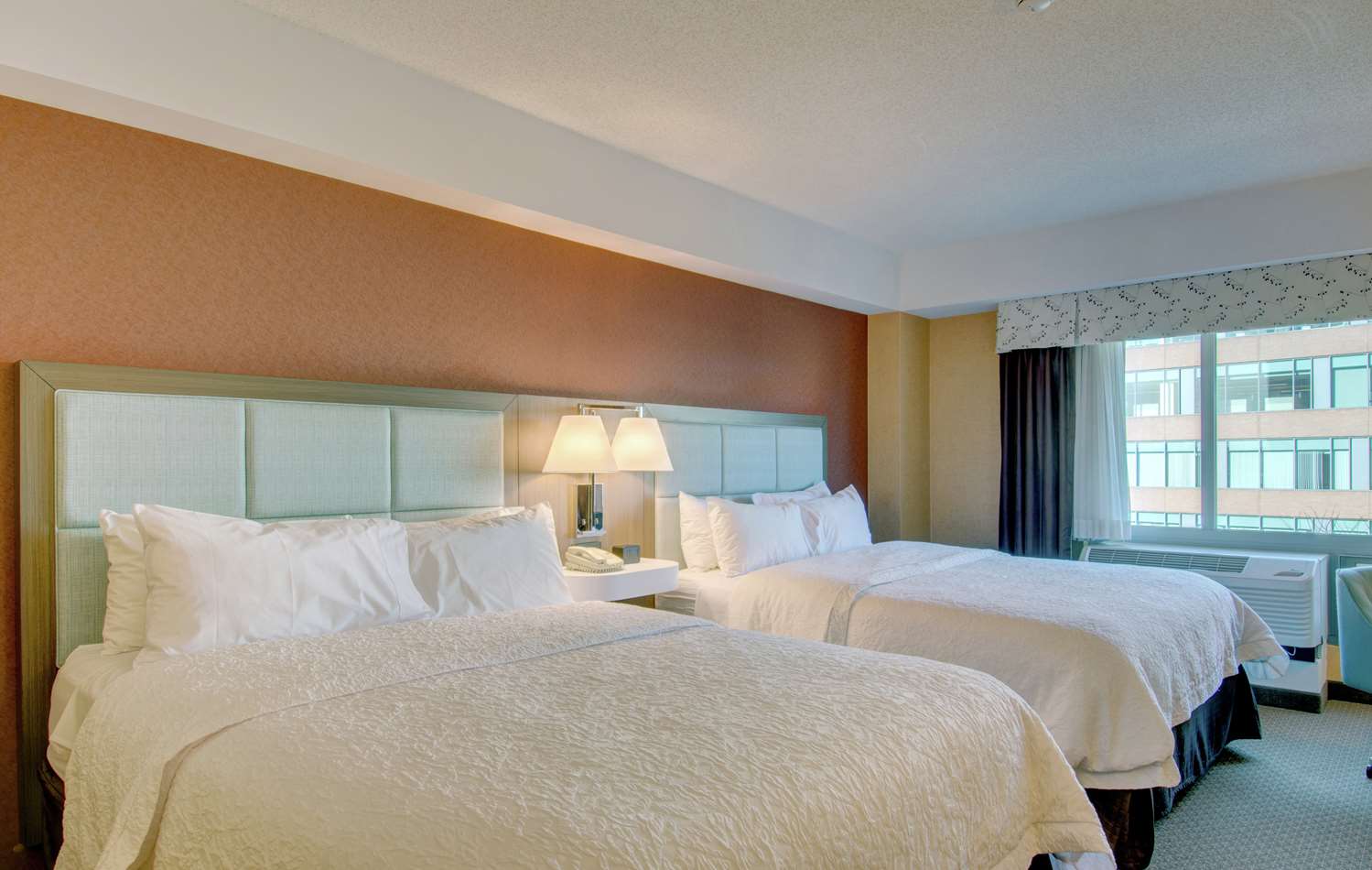 hampton inn and suites boston crosstown center