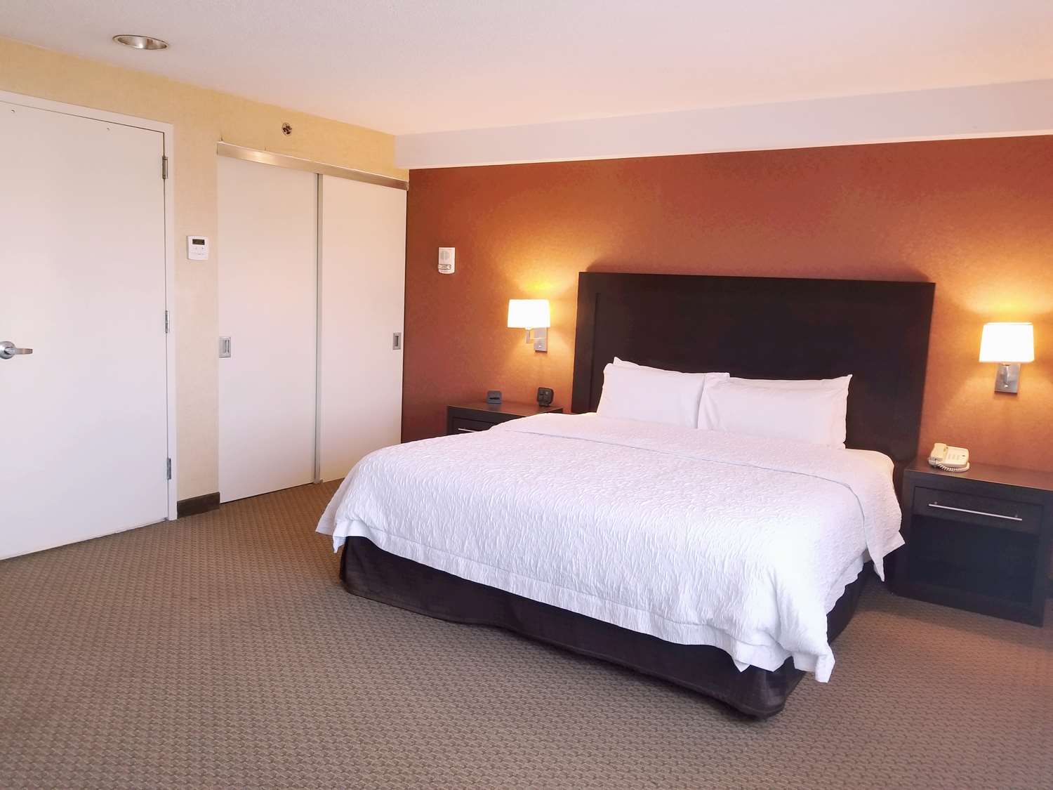 hampton inn and suites boston crosstown center