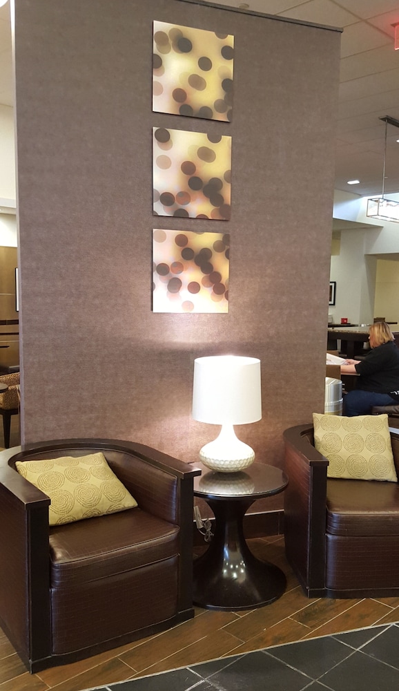 hampton inn and suites boston crosstown center