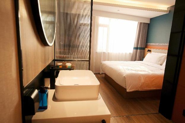 nihao hotel changchun xi an road xan bridge metro station