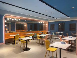 Hanting Hotel Qiandaohu Tourist Wharf Center,,2 star