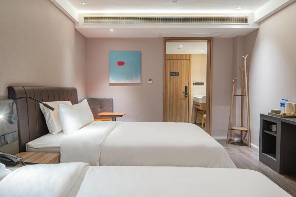 hanting hotel jiujiang railway station square
