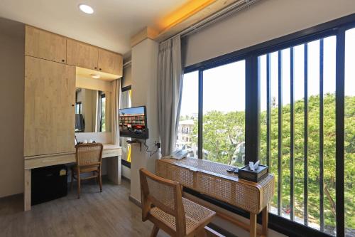 the wood pattani hotel