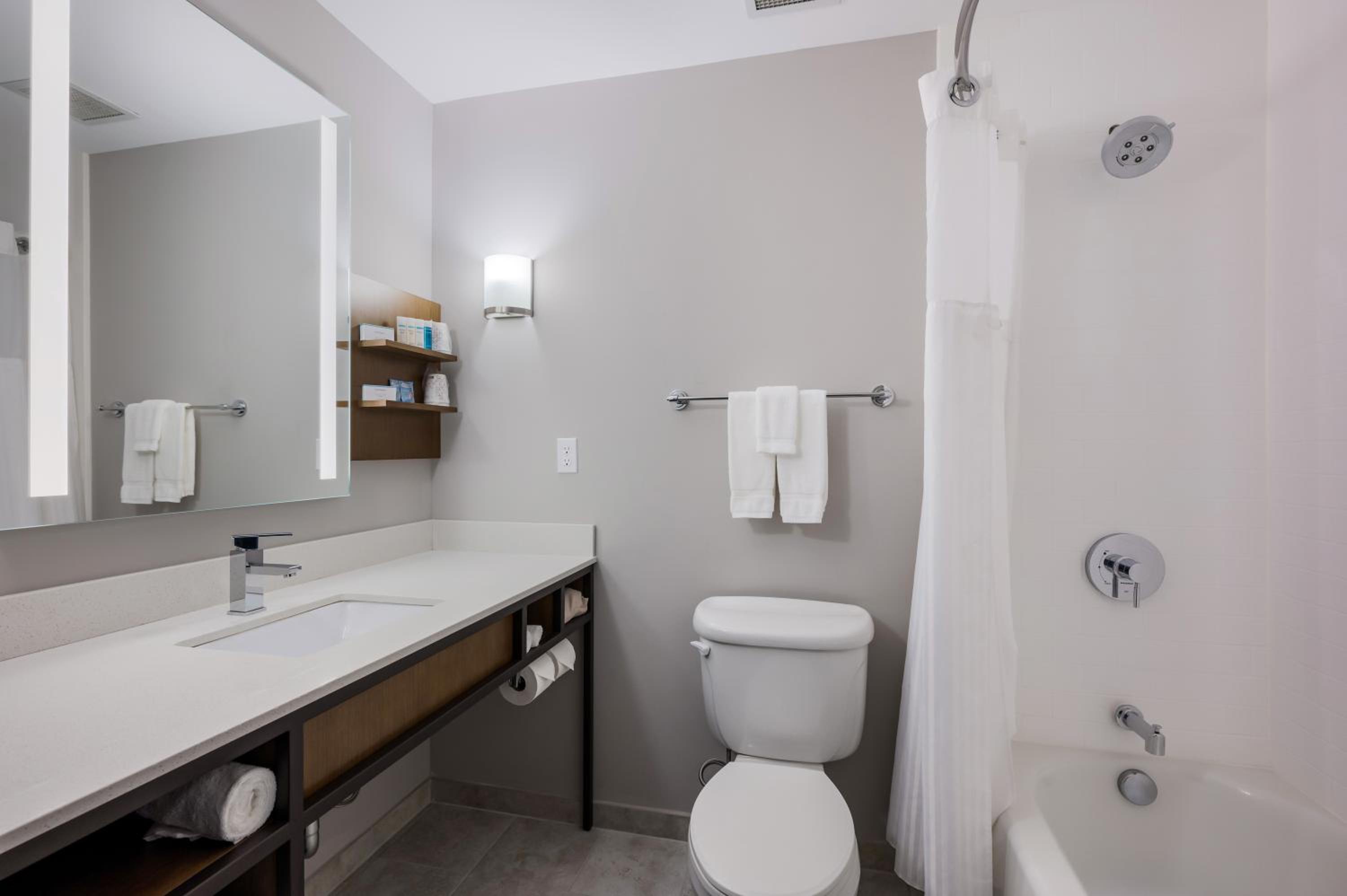 hilton garden inn ames
