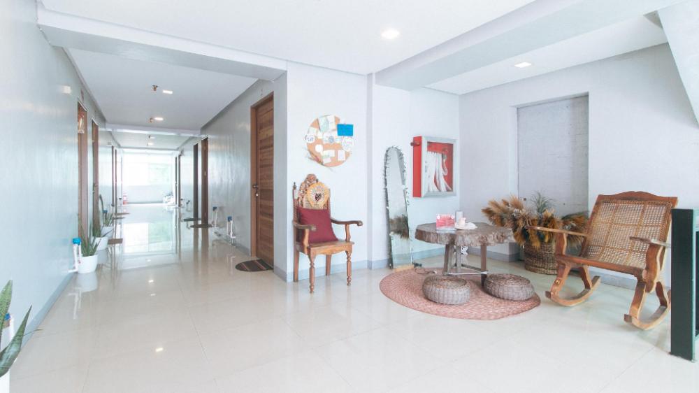 budget backpackers transient house near naia