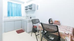 budget backpackers transient house near naia