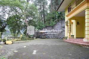 villa handayani songgoriti redpartner