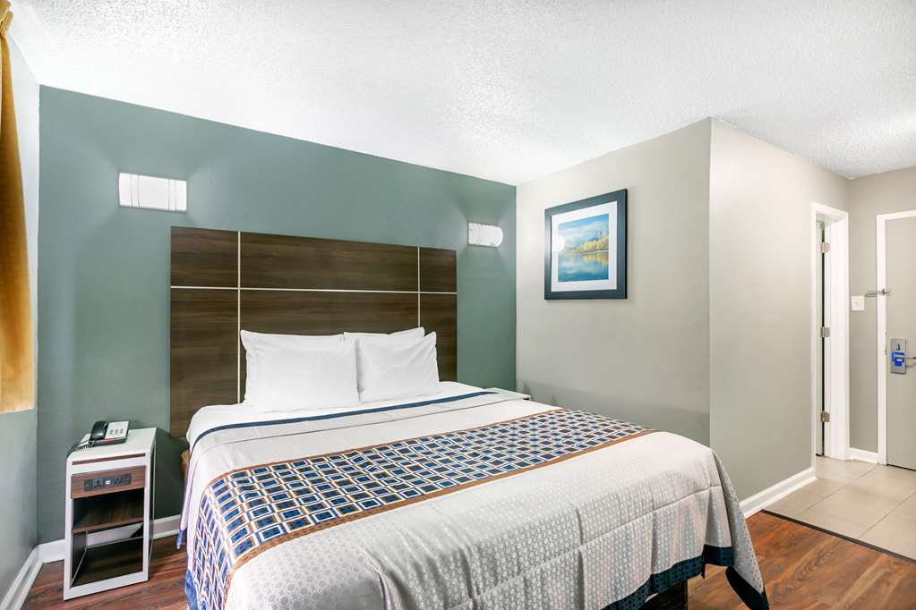 rodeway inn bristol near sesame place