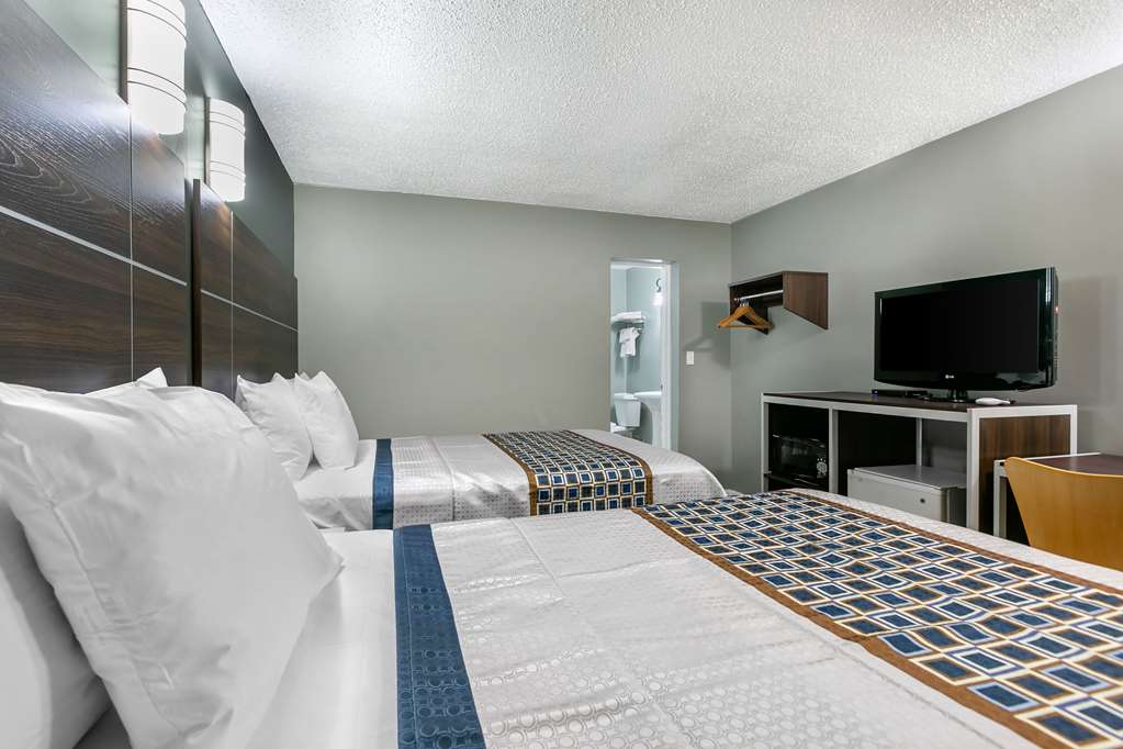 rodeway inn bristol near sesame place