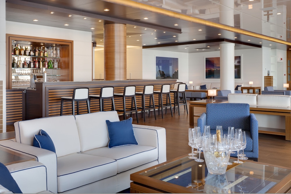 albergo yacht club marina di loano