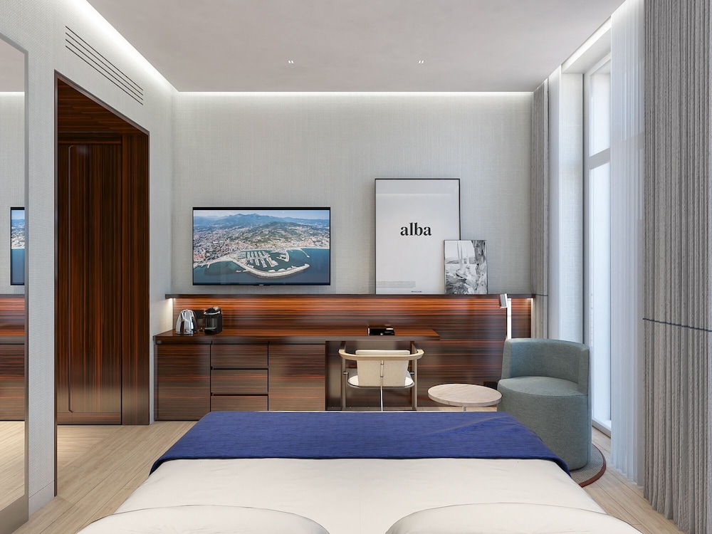 albergo yacht club marina di loano