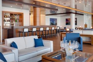 albergo yacht club marina di loano