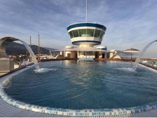 albergo yacht club marina di loano