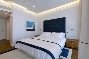 albergo yacht club marina di loano