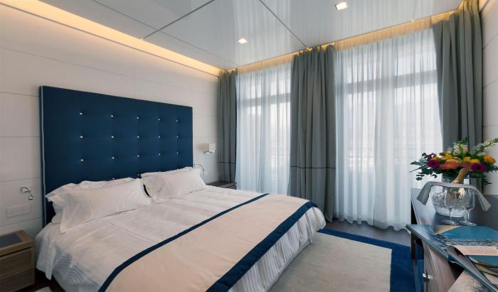 albergo yacht club marina di loano