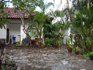 family house hotel kuta