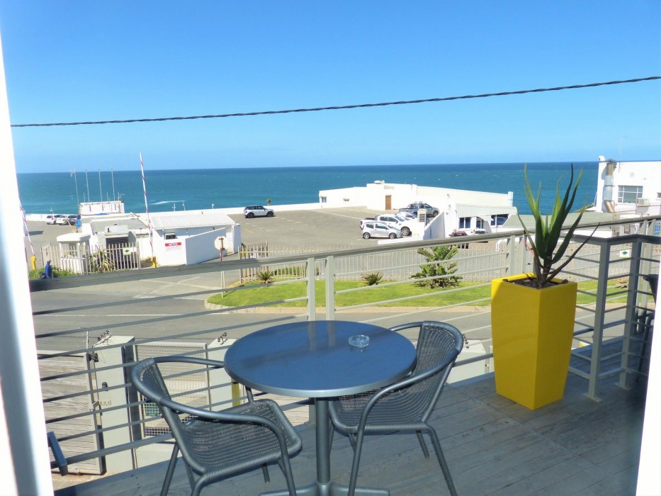 The Hampton Exclusive Guest House,East London Airport>>East London,4 star