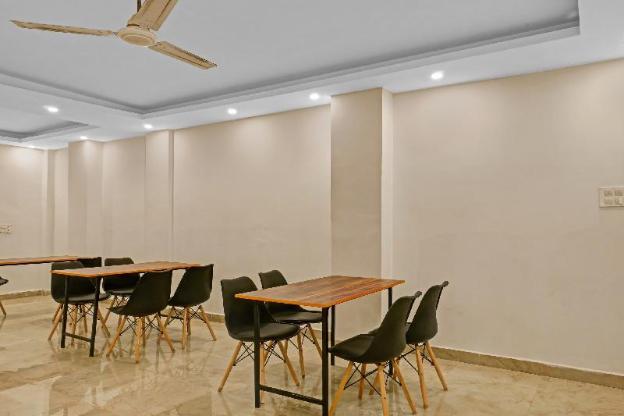 capital o 86923 hotel usha continental