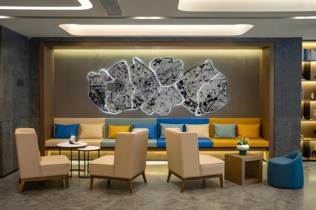 jinglai hotel shanghai bund east nanjing road pedestrian street