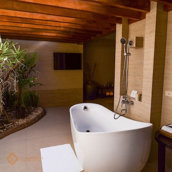 villa angelina luxury suites
