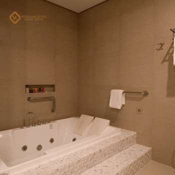 villa angelina luxury suites