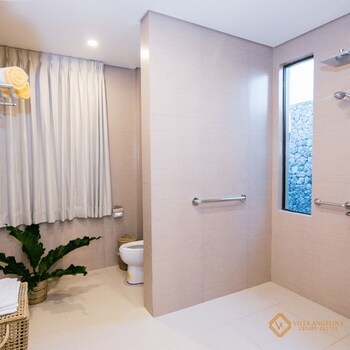 villa angelina luxury suites