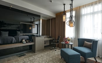 paradise suites hotel