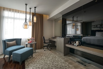 paradise suites hotel