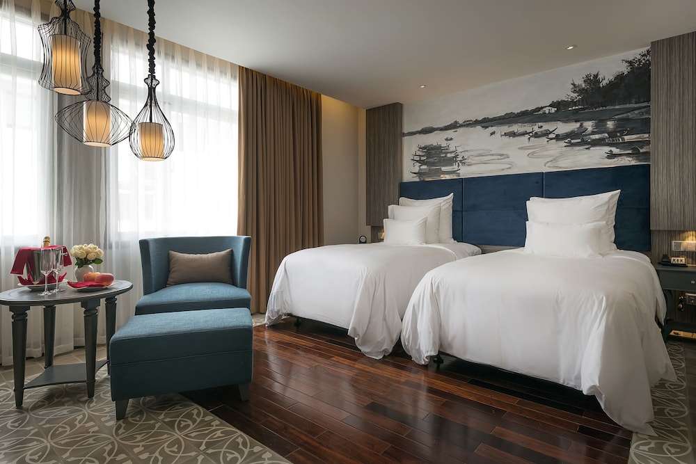 paradise suites hotel