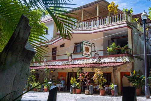 hotel museo xibalba