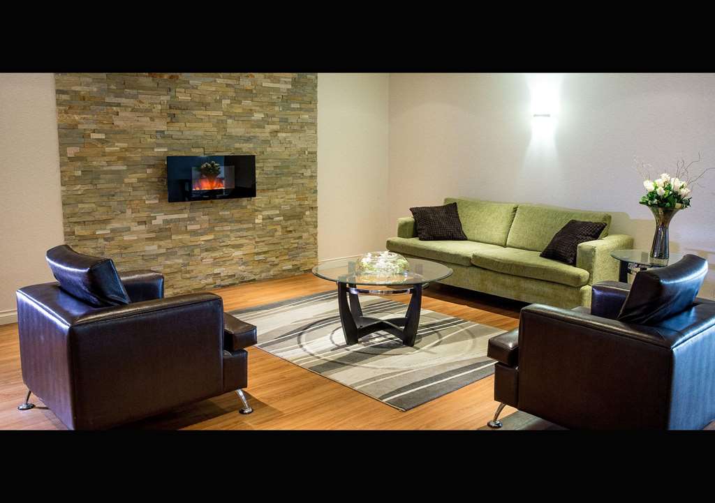 spark by hilton montreal brossard