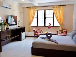 golden guesthouse by the beach cha am