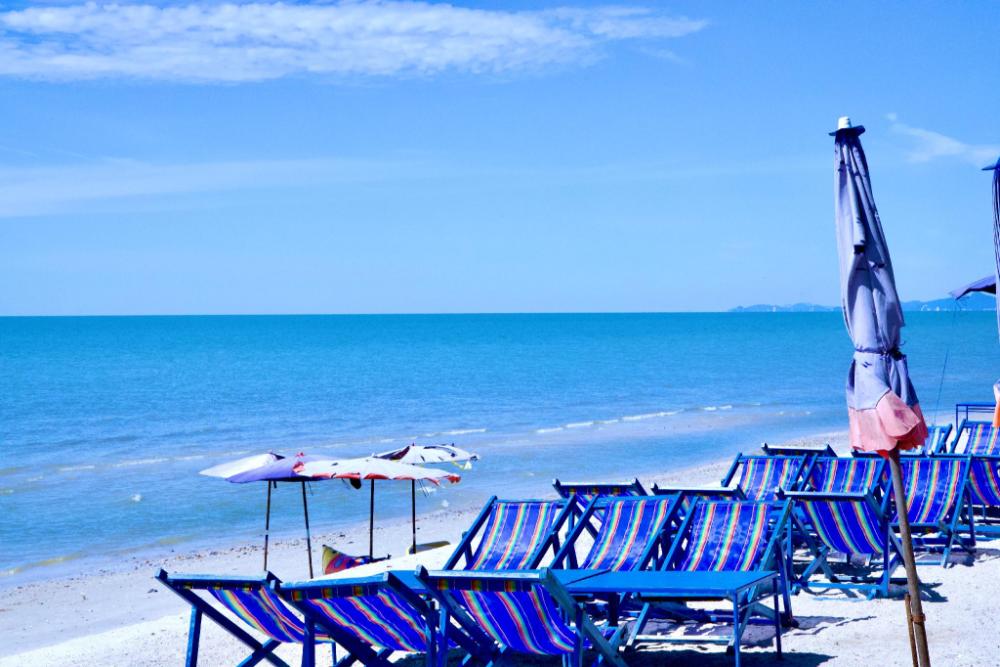 golden guesthouse by the beach cha am