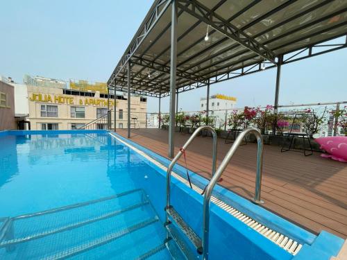 hummer hotel and apartment da nang beach