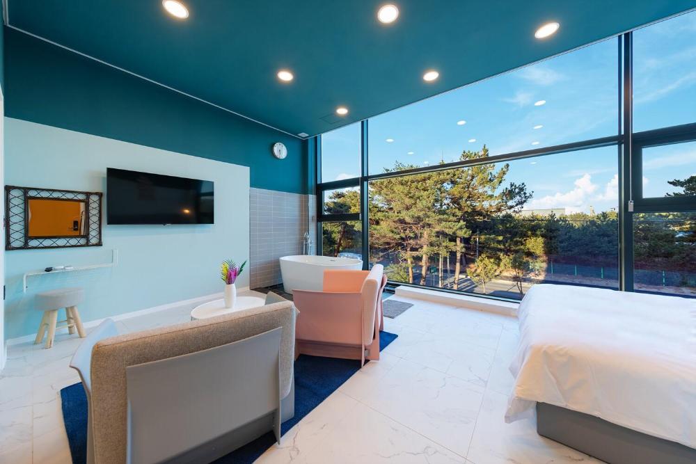 gangneung joeungot poolvilla