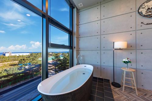 gangneung joeungot poolvilla