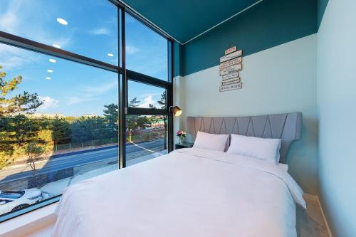 gangneung joeungot poolvilla