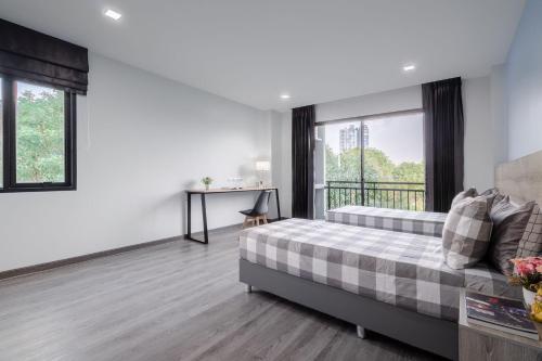 aqua residences