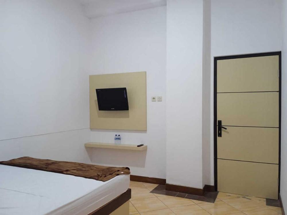 gorland hostel near gor satria purwokerto redpartner