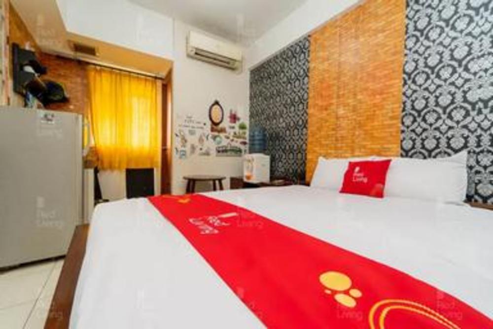 redliving apartemen green lake view ciputat hanna property tower b