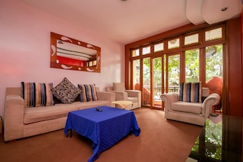 meltonia luxury suites