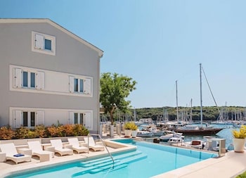 ribarska koliba resort