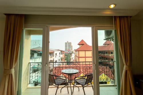 ivory palace hotel