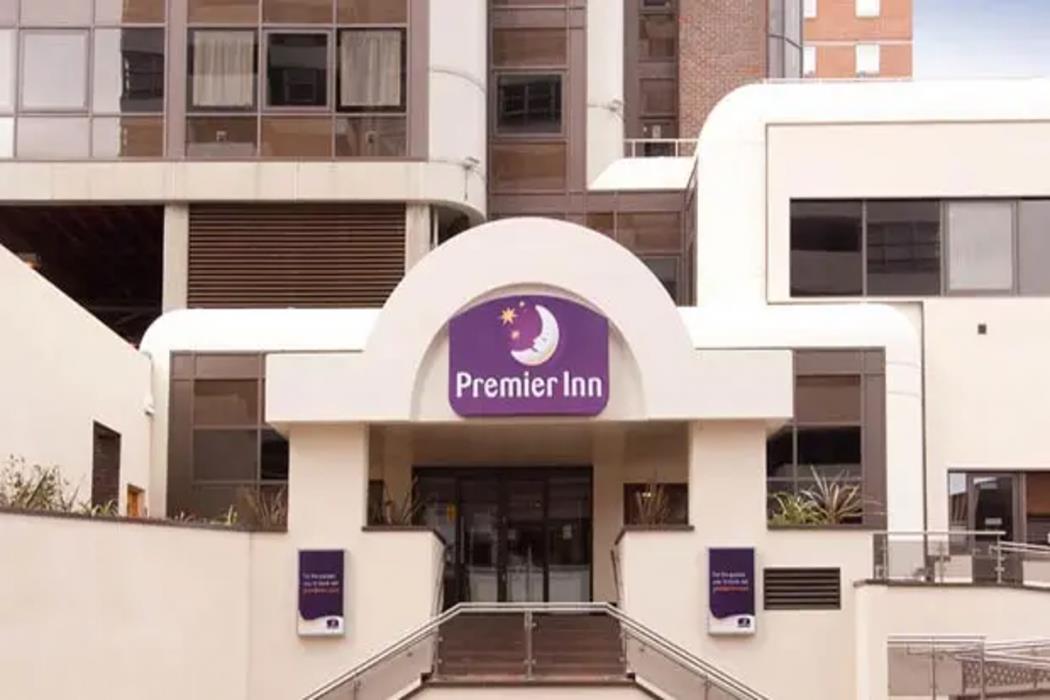 Premier Inn Sunbury - Kempton Park,Spelthorne>>London,3 star