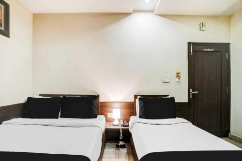 super collection o sindhi camp formerly hotel abhinandan inn