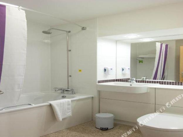 premier inn london ealing