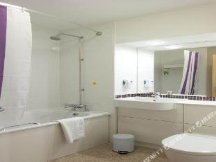 premier inn london ealing