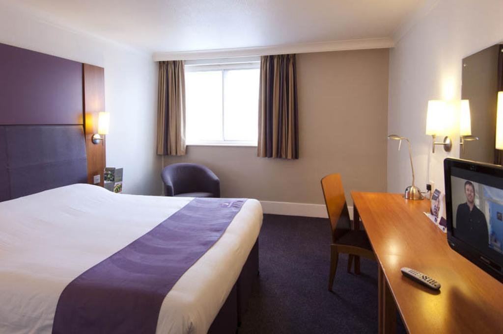 premier inn london ealing