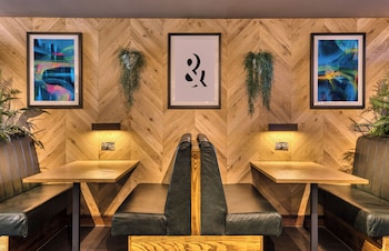 premier inn cardiff cc queen street