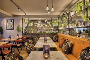 premier inn cardiff cc queen street